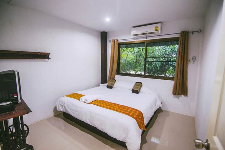 Room 15 of 93