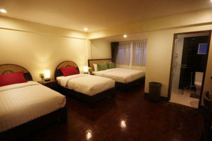 Room 6 of 24