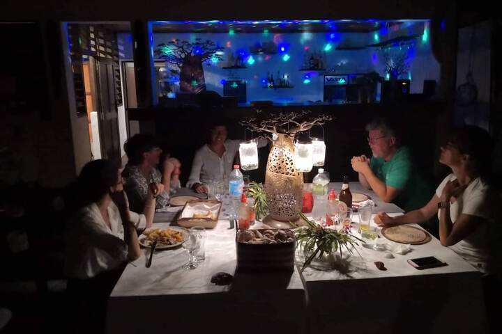 Dining 12 of 42