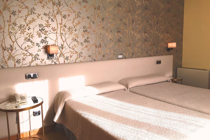 Room 13 of 90