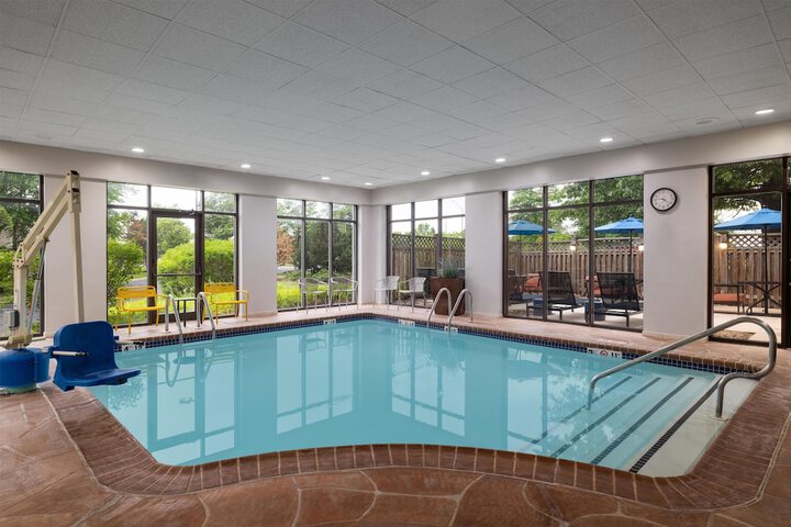 Pool Hotel