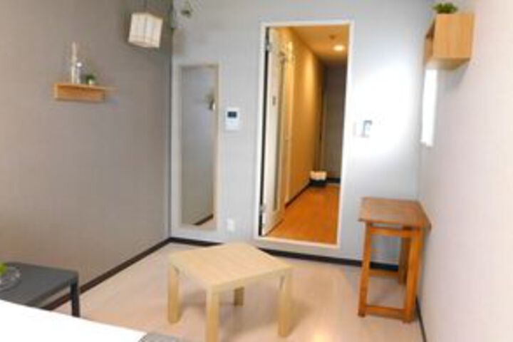 Room 70 of 89