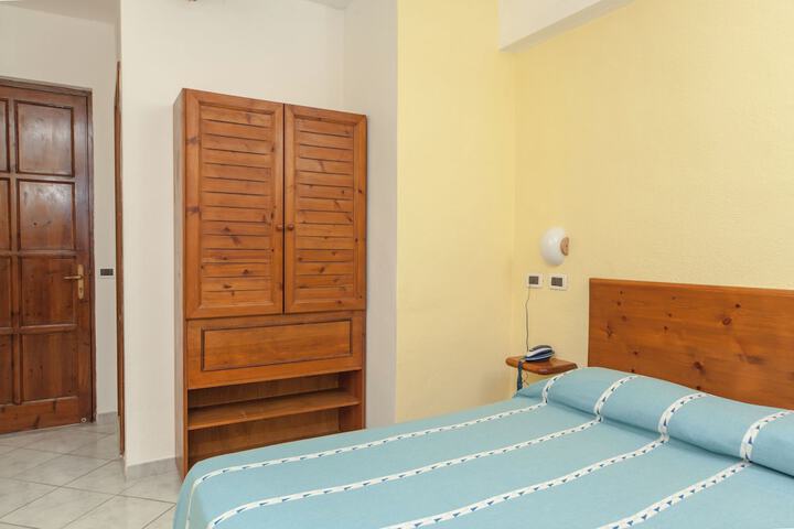 Room 25 of 66
