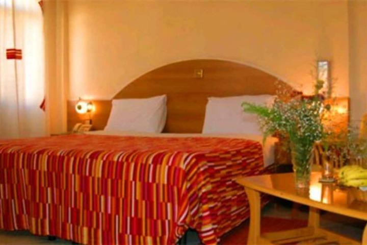 Room 10 of 20