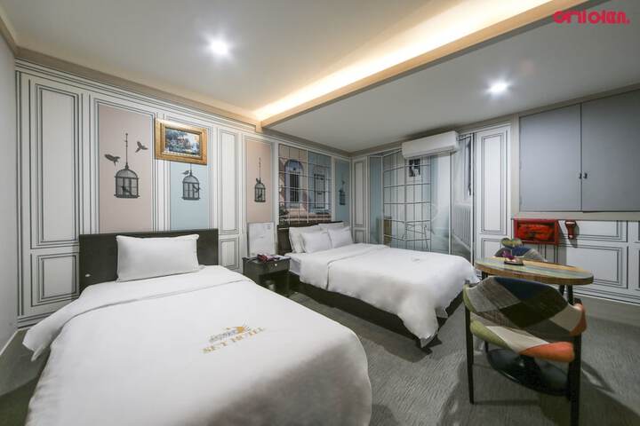 Room 41 of 55