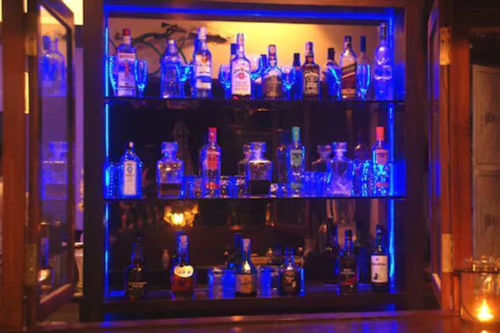 Lounge 21 of 34