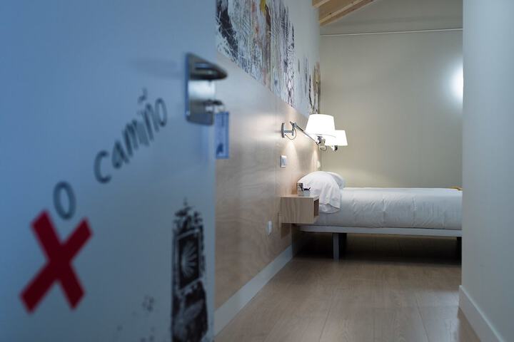 Room 32 of 77