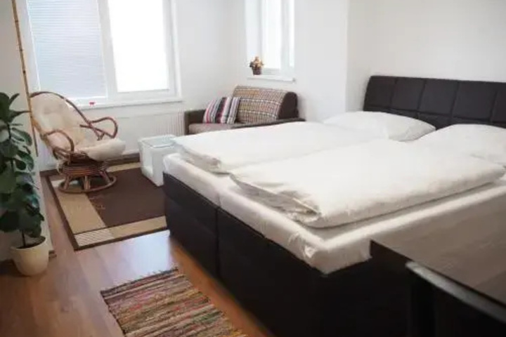 Room 2 of 12