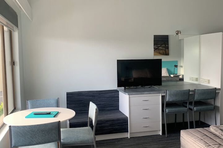 Room 13 of 65