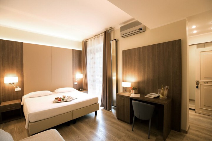 Room 16 of 74
