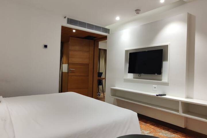 Room 13 of 74