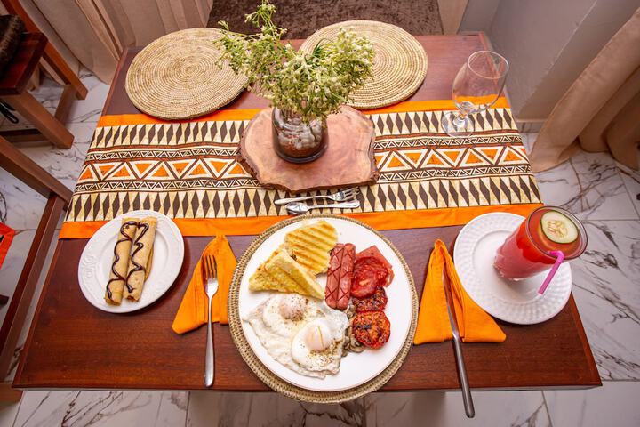 Dining 64 of 100