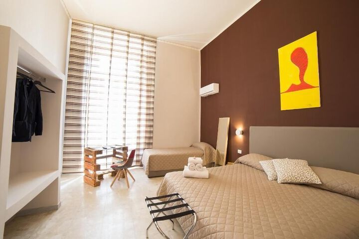 Room 169 of 309