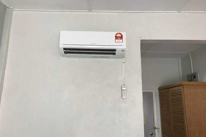 Room 6 of 66