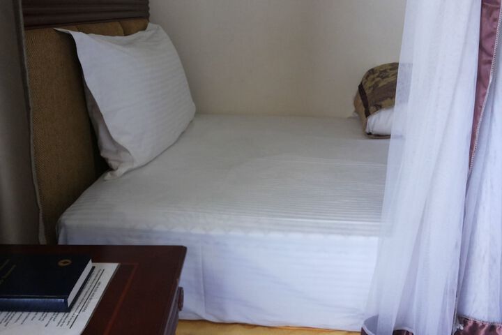 Room 16 of 42
