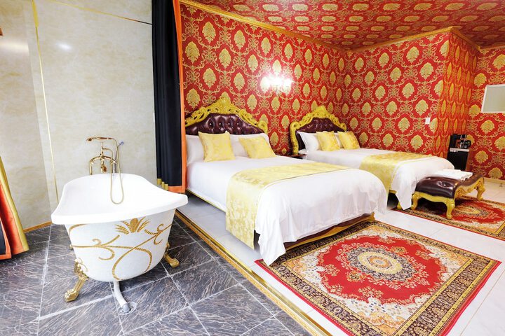 Room 48 of 185