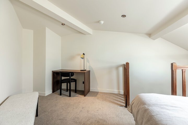 Room 22 of 65