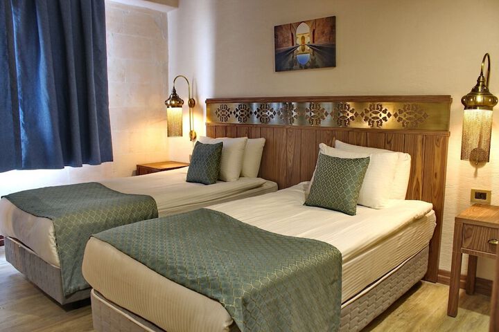 Room 9 of 23