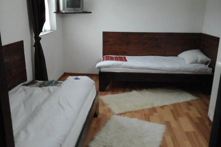 Room 2 of 4