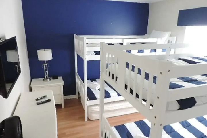 Room 4 of 21