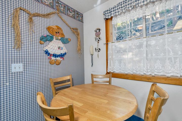 Room 6 of 24