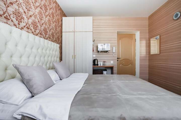 Room 27 of 53