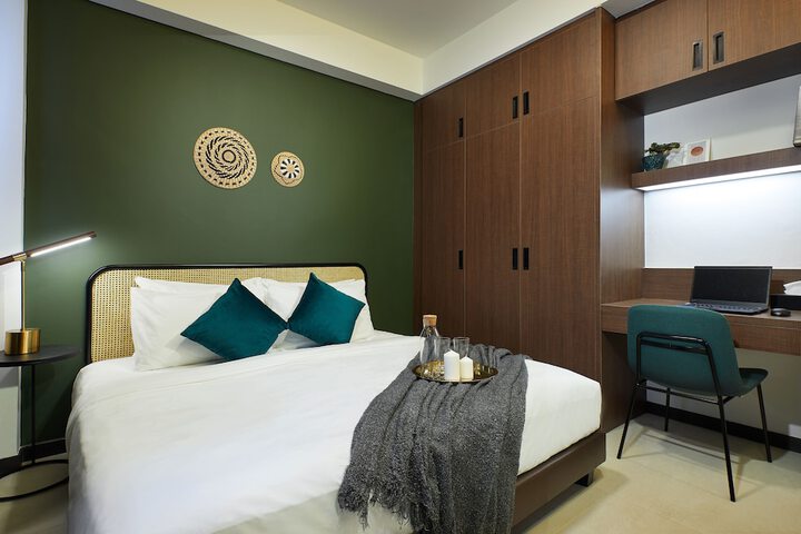 Room 8 of 43
