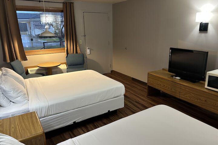 1 Queen Bed Mobility Accessible (16 of 35)