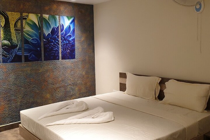 Room 6 of 96