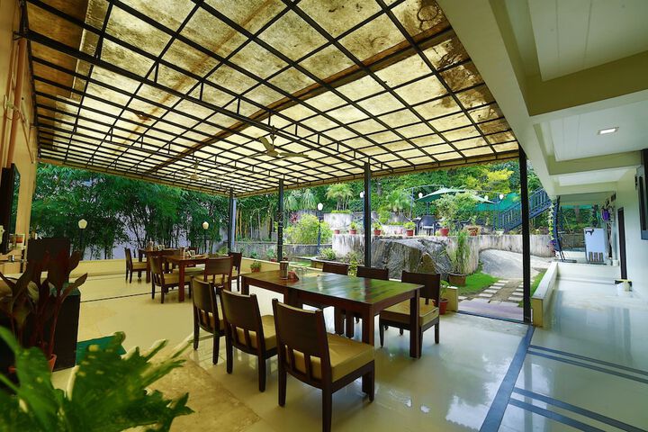 Dining Photos