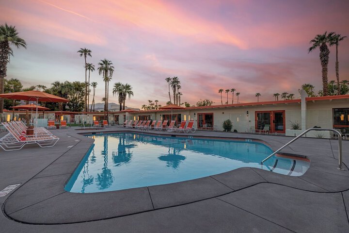Pool 57 of 87