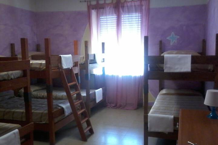 Room 4 of 9