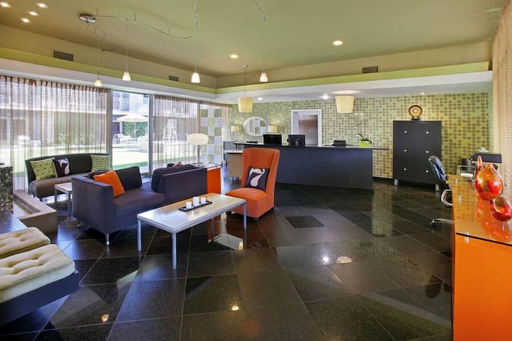 Business Center 42 of 49