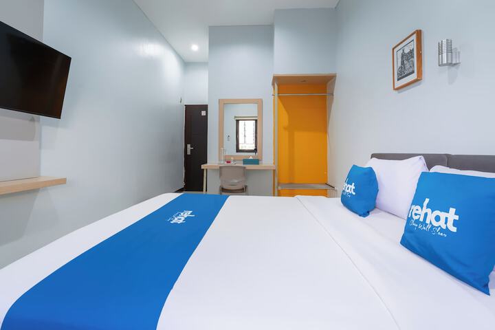 Room 13 of 40