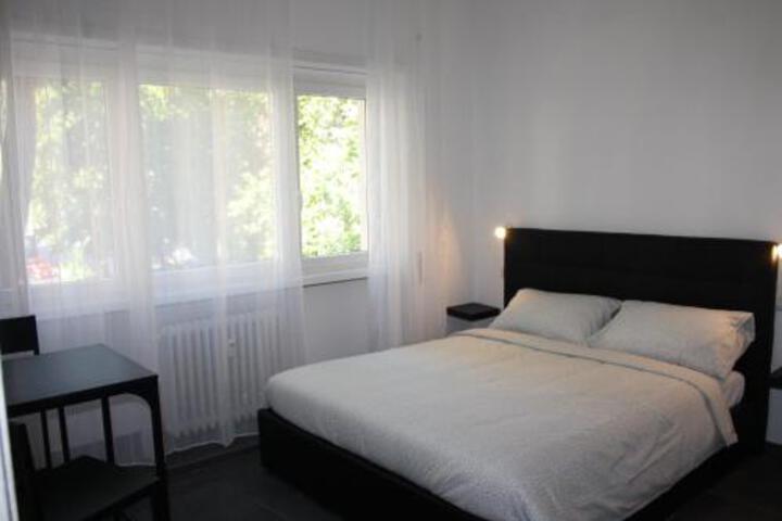 Room 2 of 5