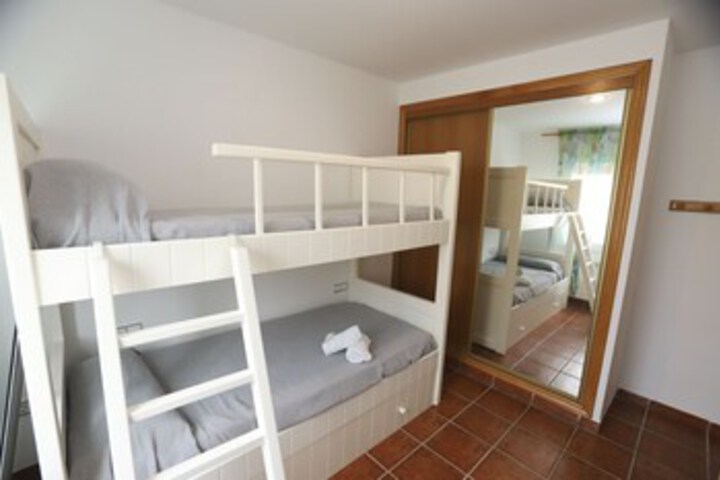 Room 35 of 49