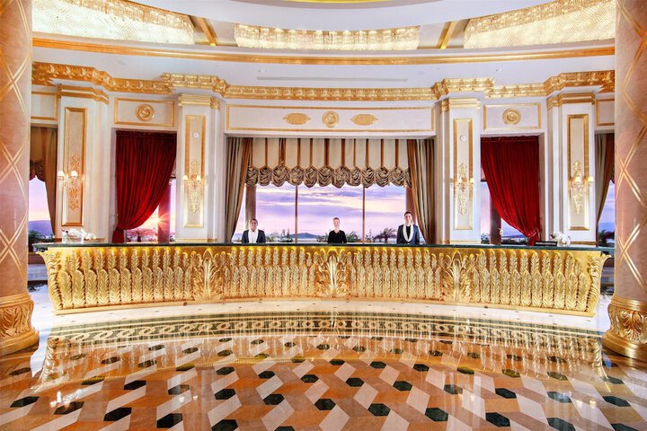 Hotel Lobby