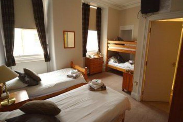 Room 4 of 14