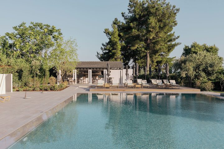 Hotel with Pool