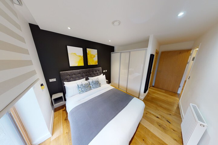 Room 26 of 296