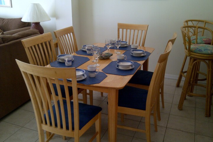 Dining 15 of 21