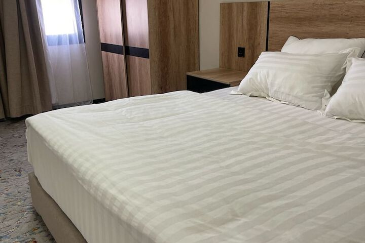 Room 4 of 24