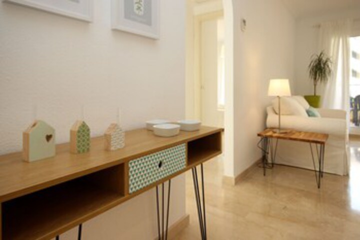Room 13 of 25