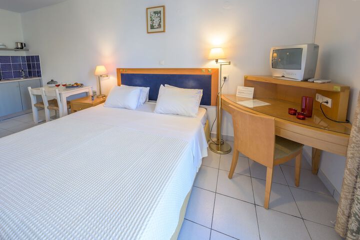 Room 4 of 55