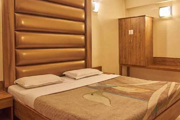 Room 9 of 22
