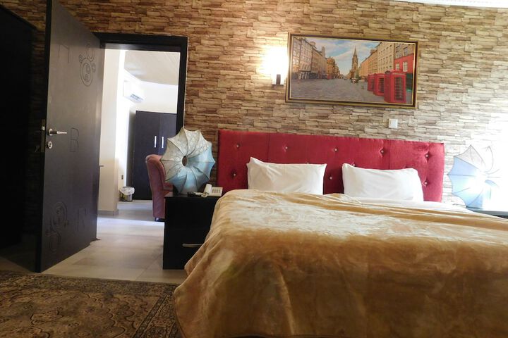 Room 5 of 35