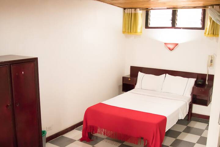 Room 26 of 38