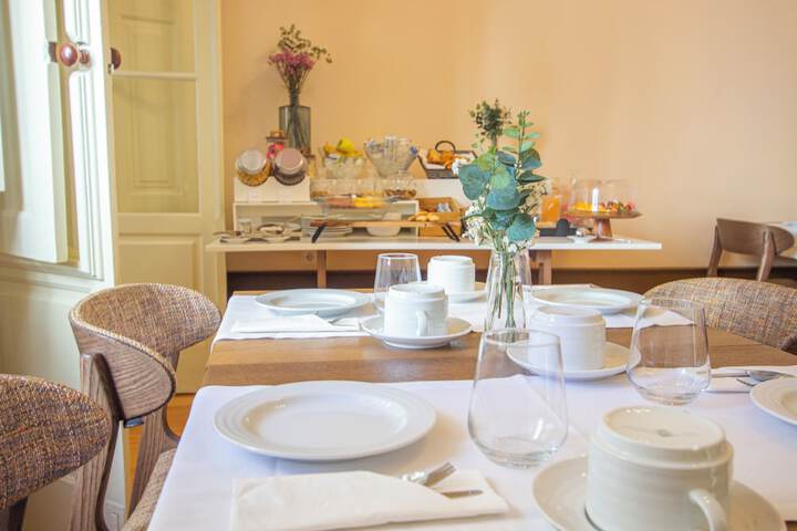 Breakfast/Coffee Service 78 of 101