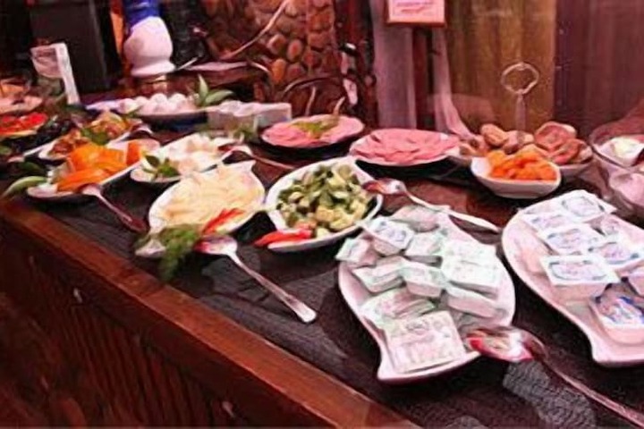 Dining Photos