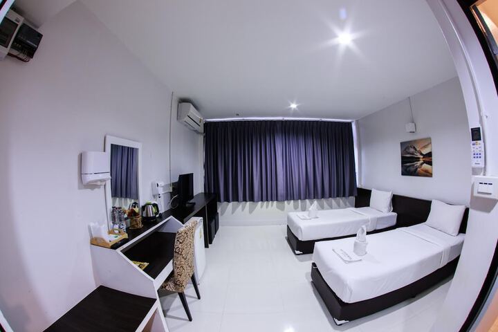 Room 21 of 42